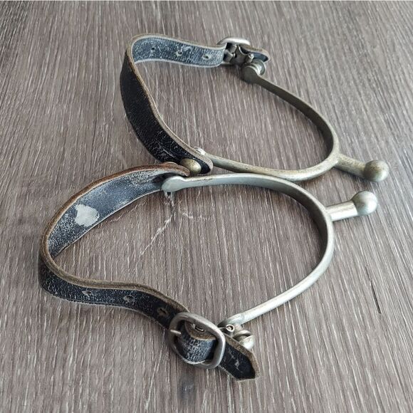 Antique NEVER RUST Made in England Spurs with Straps - Picture 2 of 4
